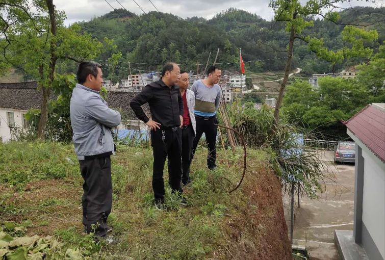 铜仁篮球比赛_铜仁市职校篮球赛冠军_铜仁一中篮球队